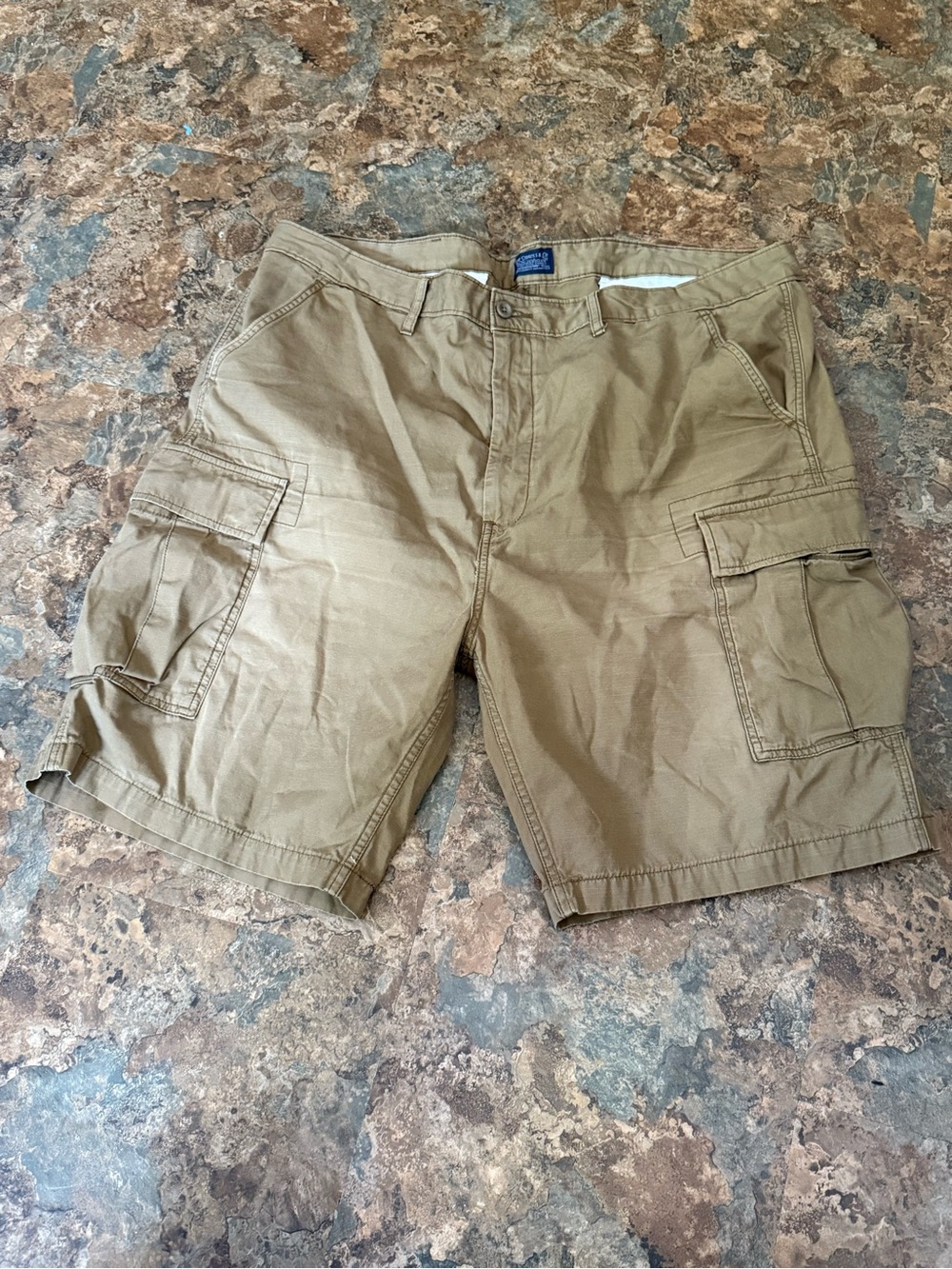 Levi's Men's Cargo‎ Shorts in Khaki Size 42